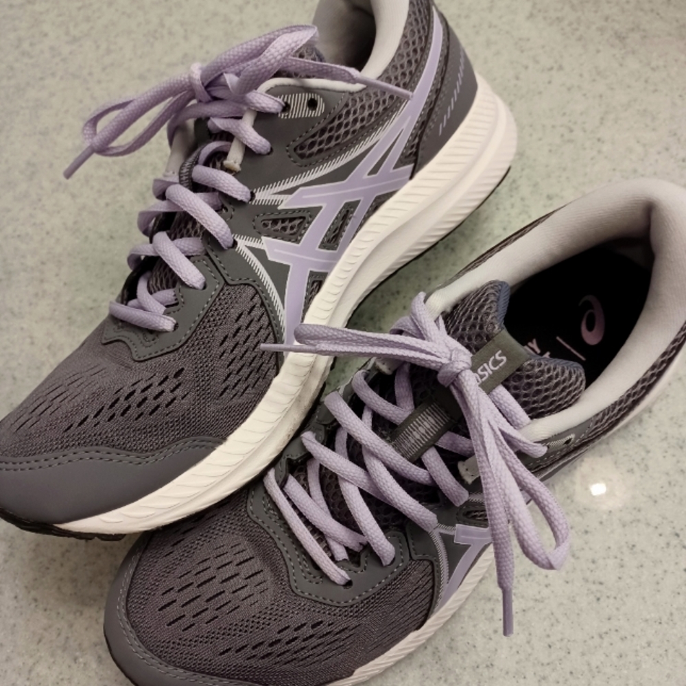 Like New ASICS Gel-Contend 7 Running Shoes